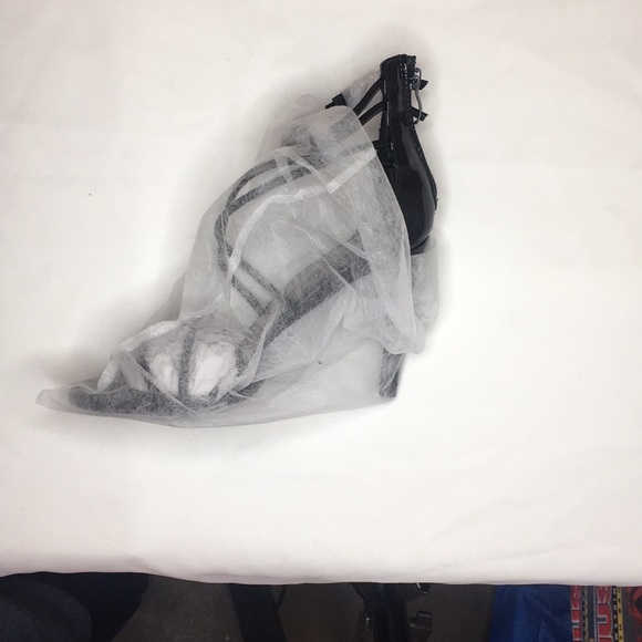 Heels - Picture 2 of 5